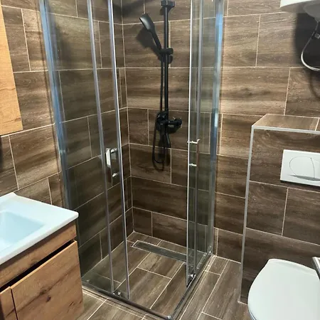 Aris Apartmens Apartman