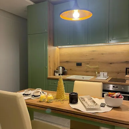 Aris Apartmens Apartman