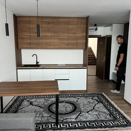Aris Apartmens *